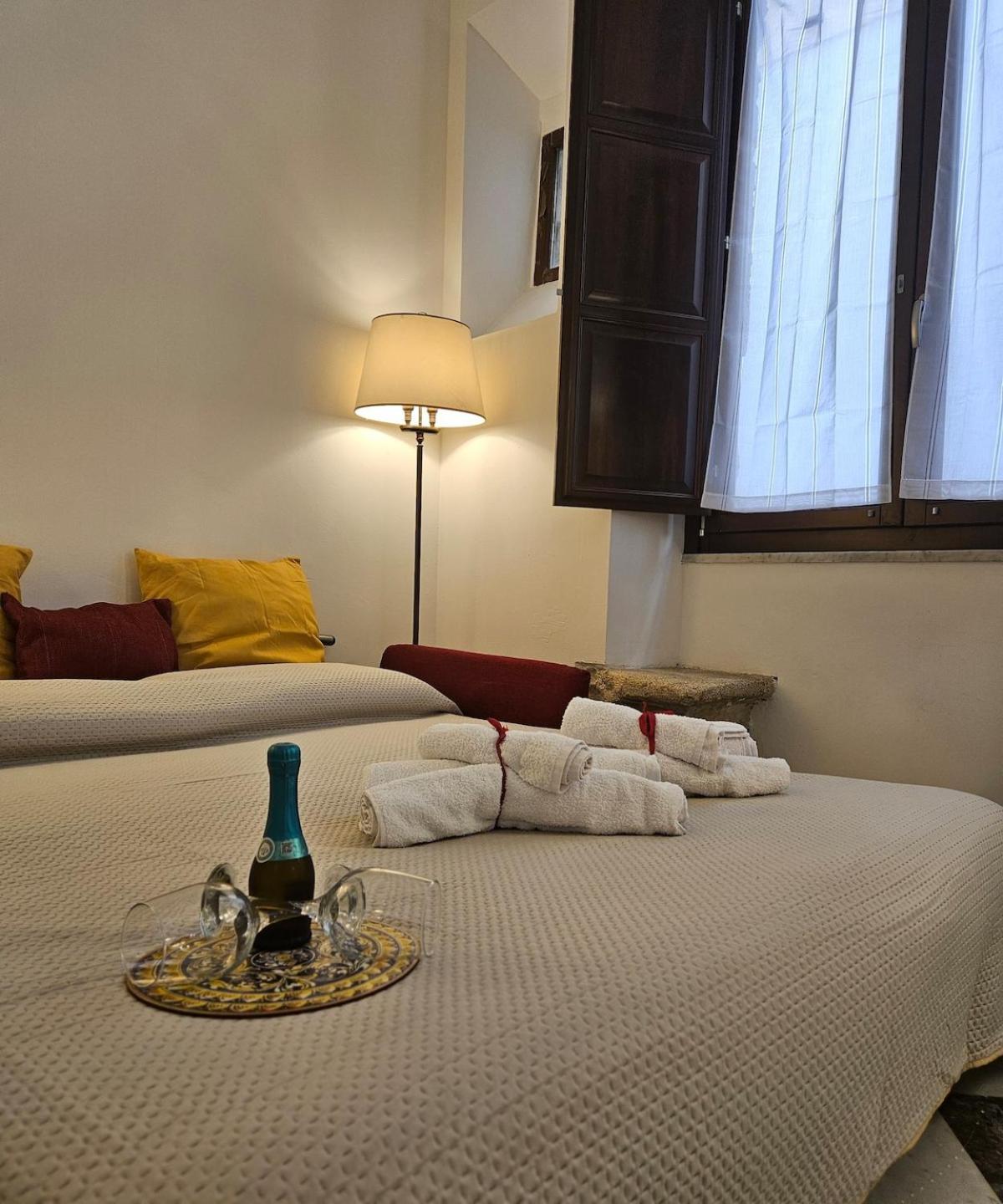 La Rosa Bianca Della Vucciria Villa Palermo Bagian luar foto